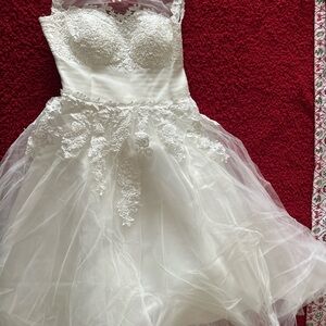 Elegant White Lace Wedding 3/4 Dress